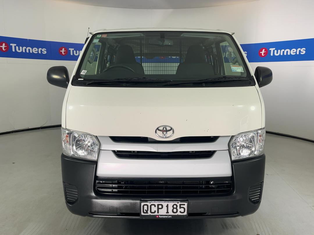 Photo '2' of Toyota Hiace