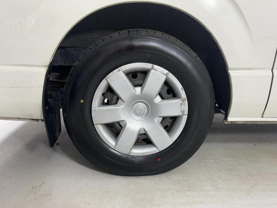 Photo '12' of Toyota Hiace