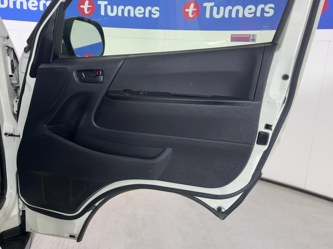 Photo '15' of Toyota Hiace