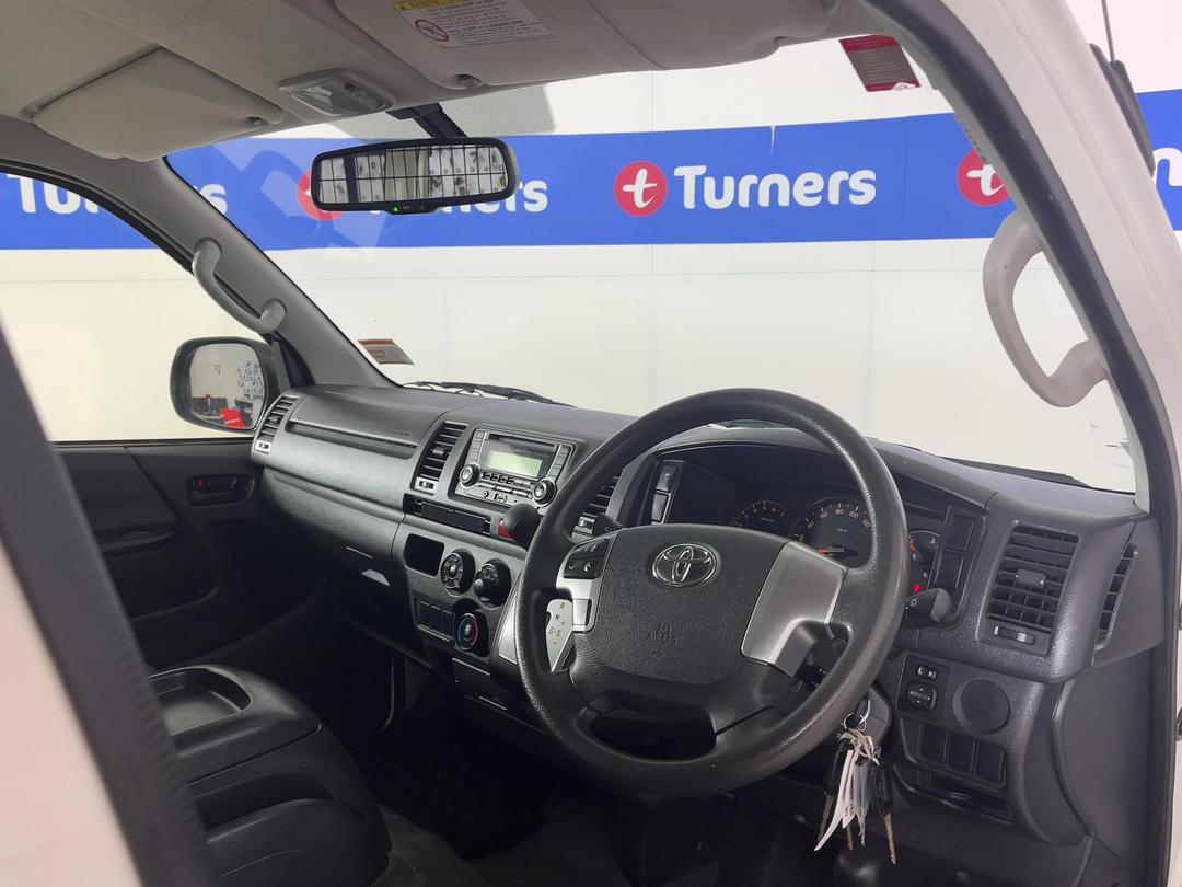 Photo '17' of Toyota Hiace