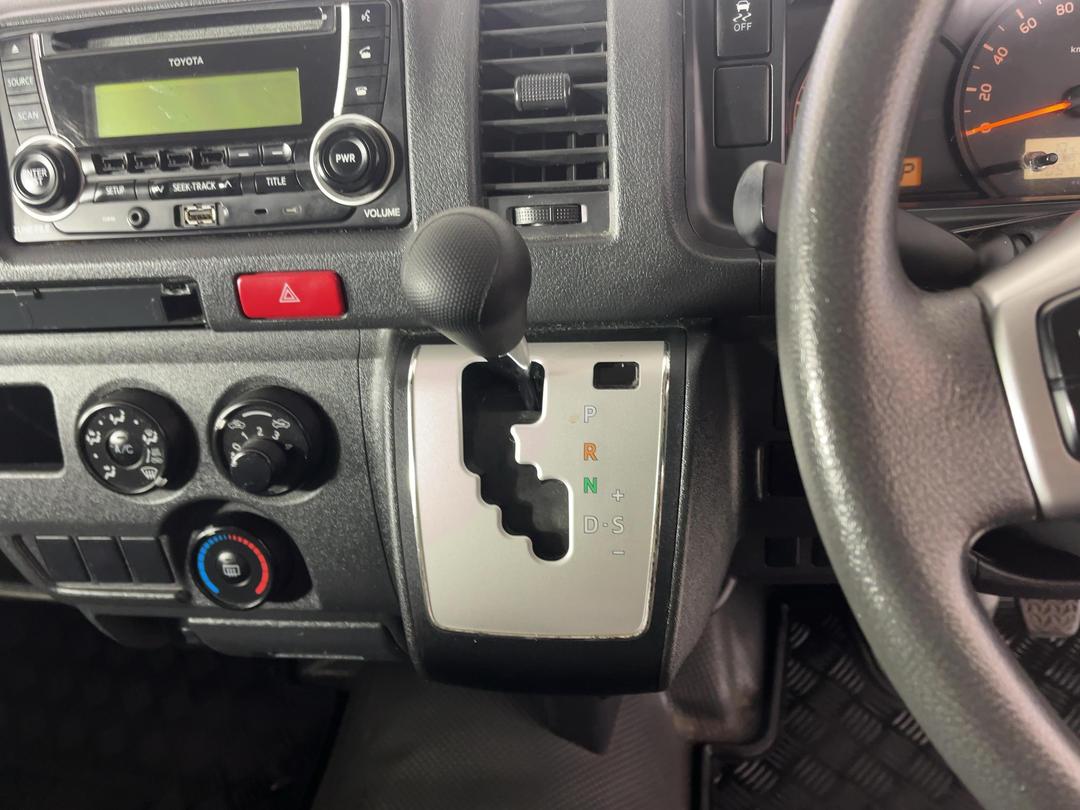 Photo '18' of Toyota Hiace