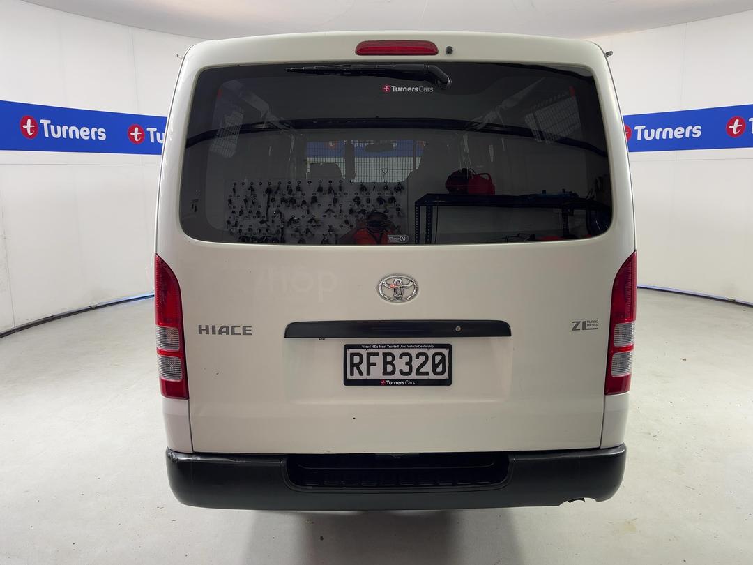 Photo '6' of Toyota Hiace