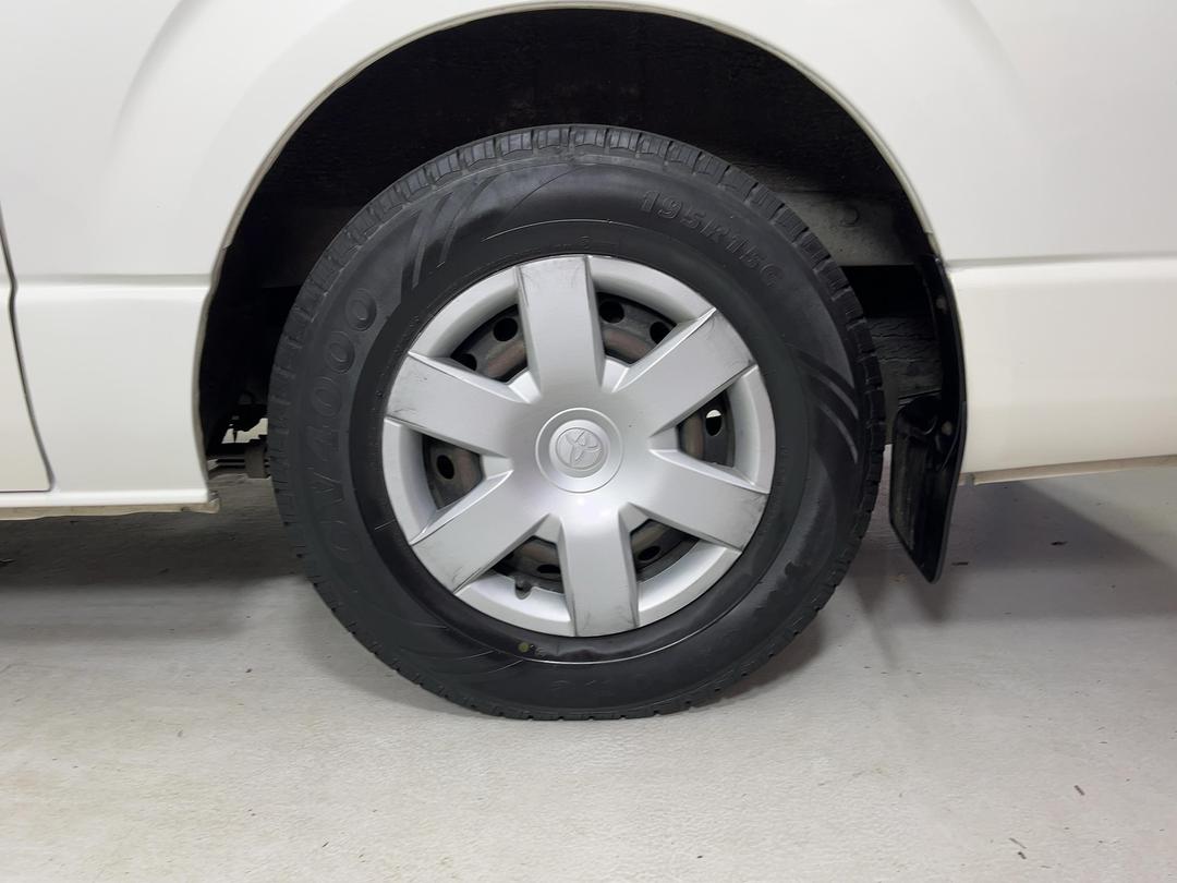 Photo '11' of Toyota Hiace