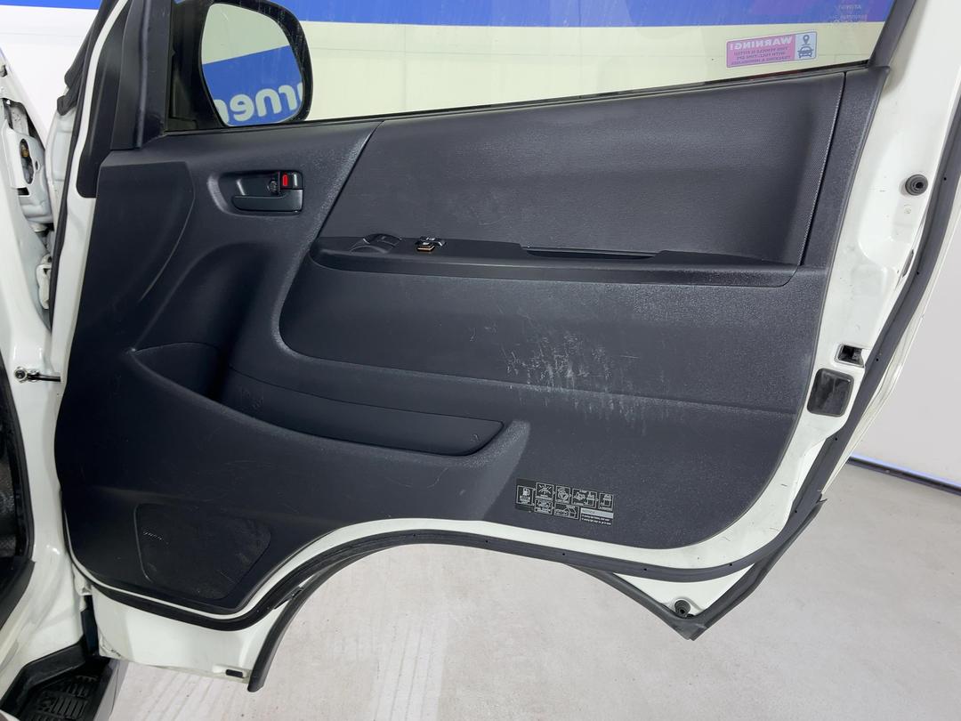 Photo '15' of Toyota Hiace