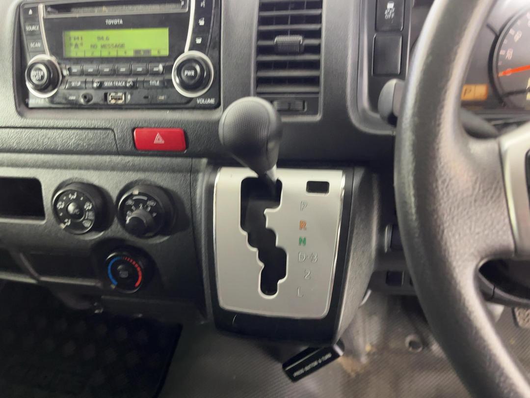 Photo '18' of Toyota Hiace