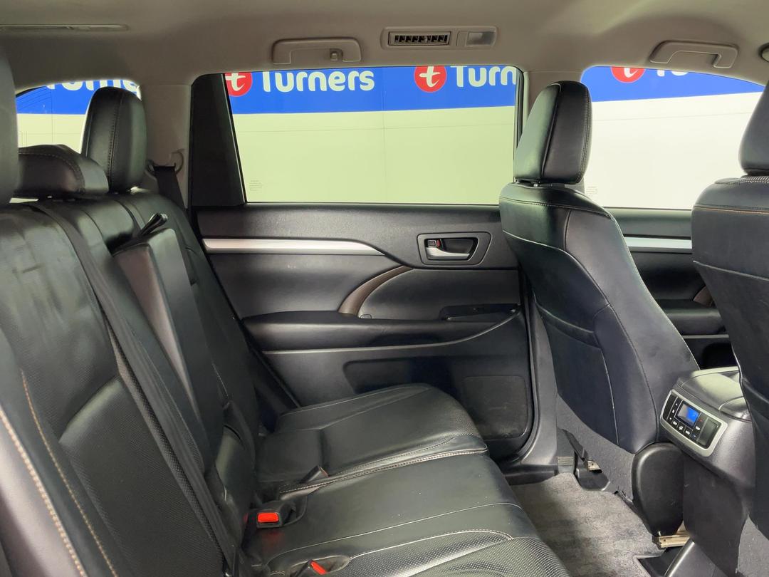 Photo '20' of Toyota Highlander