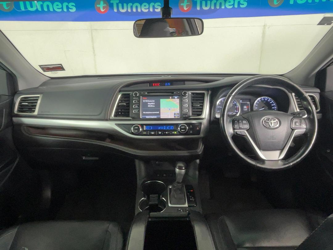 Photo '17' of Toyota Highlander