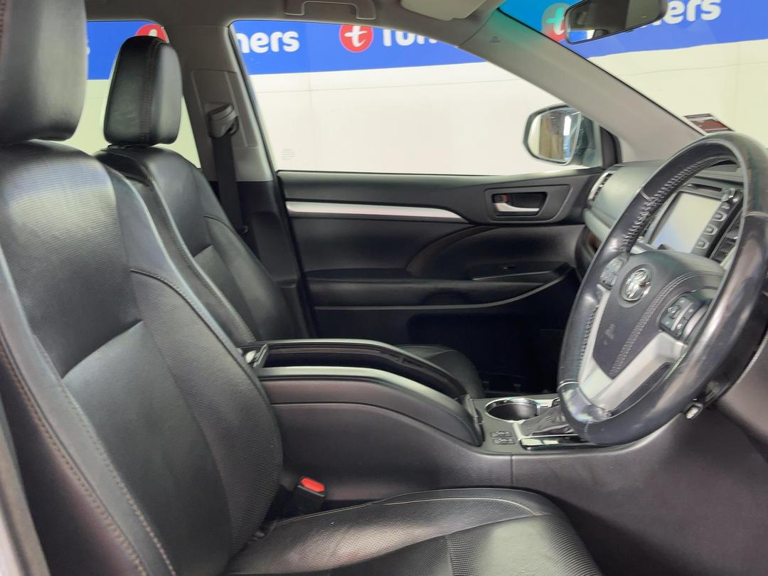 Photo '16' of Toyota Highlander