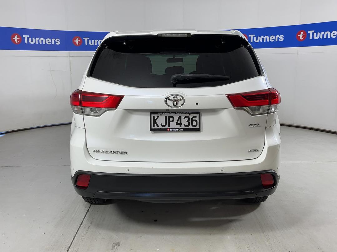 Photo '6' of Toyota Highlander