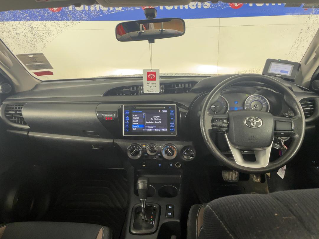 Photo '17' of Toyota Hilux