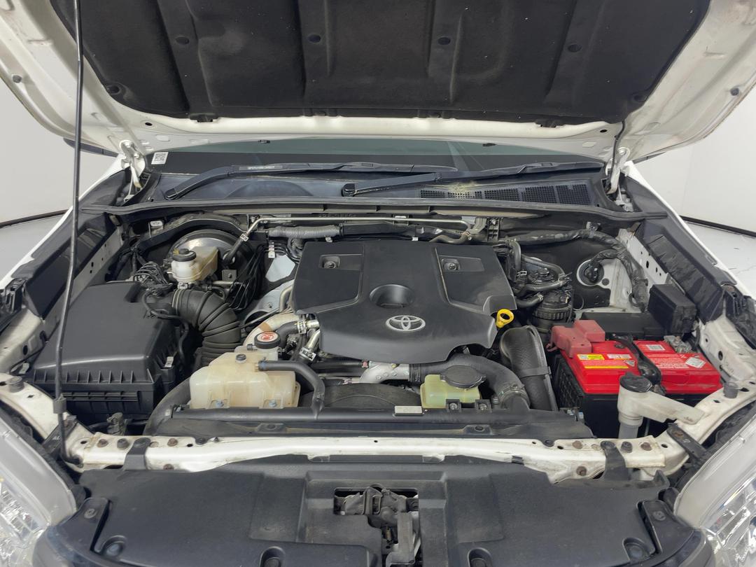 Photo '13' of Toyota Hilux