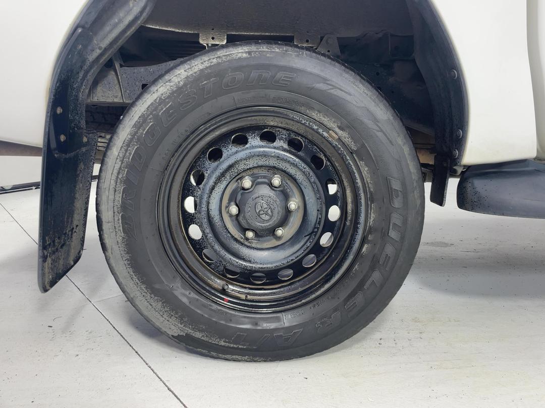 Photo '12' of Toyota Hilux