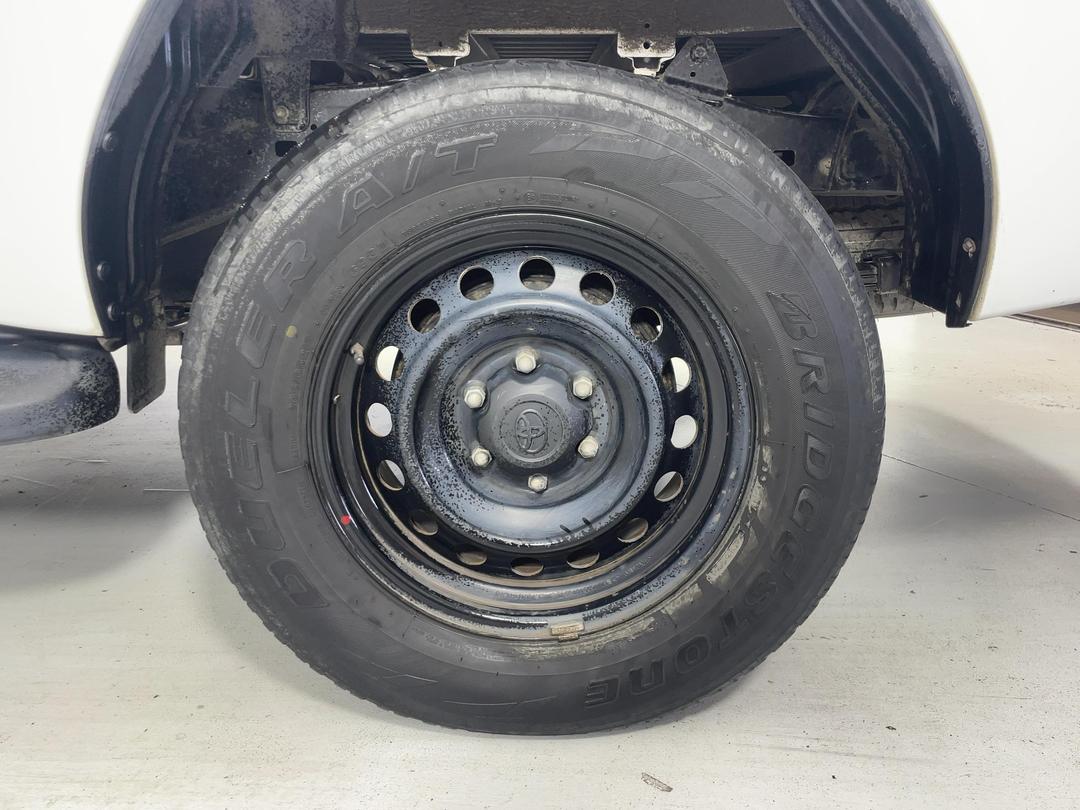 Photo '11' of Toyota Hilux