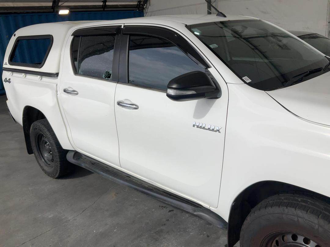 Photo '3' of Toyota Hilux SR TD DC Photo '3' of Toyota Hilux SR TD DC