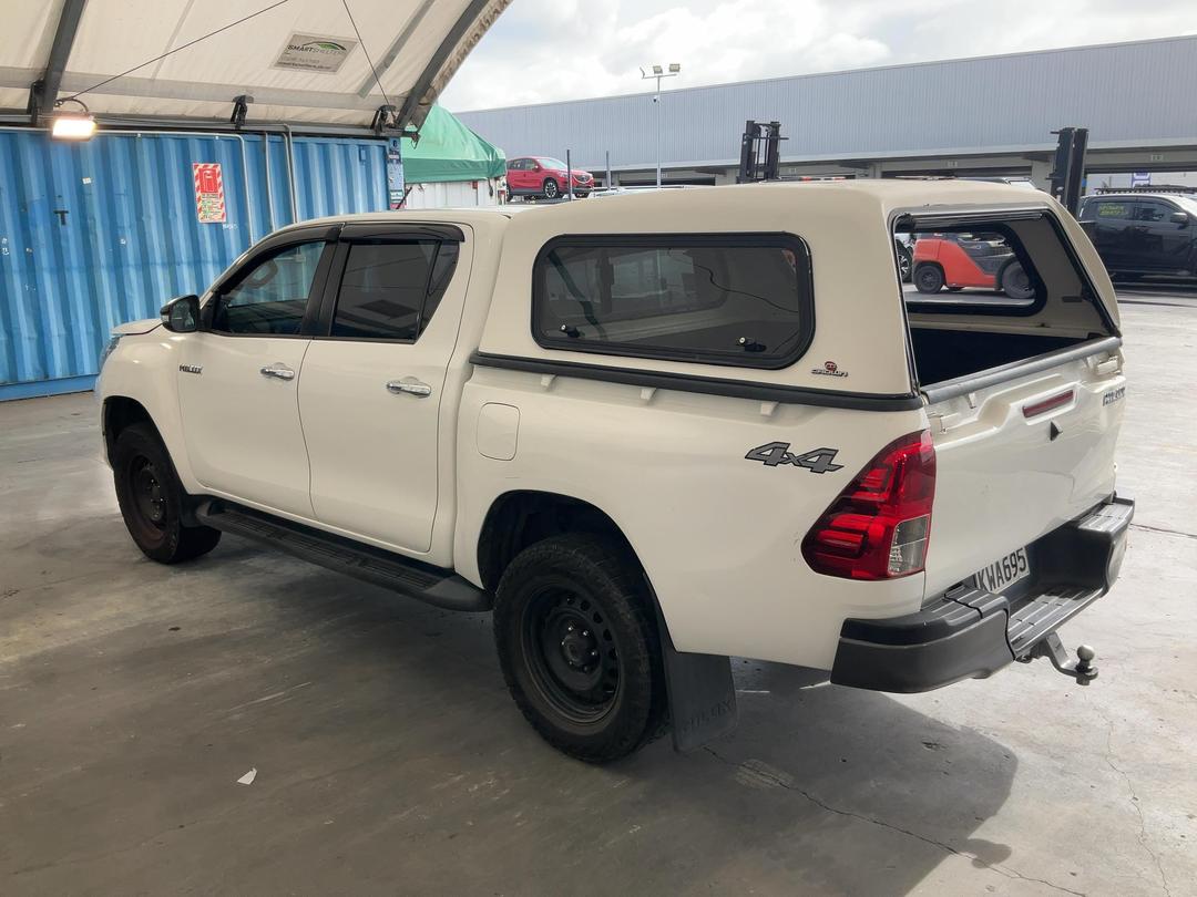 Photo '9' of Toyota Hilux SR TD DC Photo '9' of Toyota Hilux SR TD DC