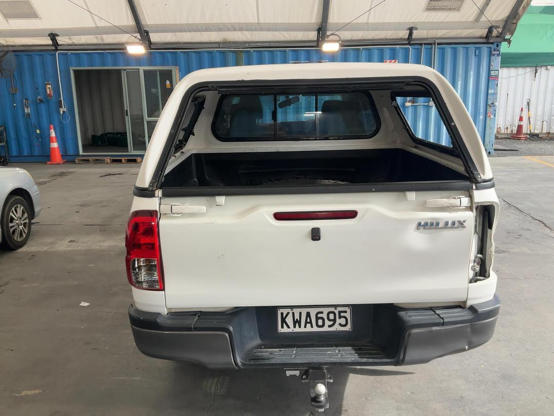 Photo '11' of Toyota Hilux SR TD DC Photo '11' of Toyota Hilux SR TD DC
