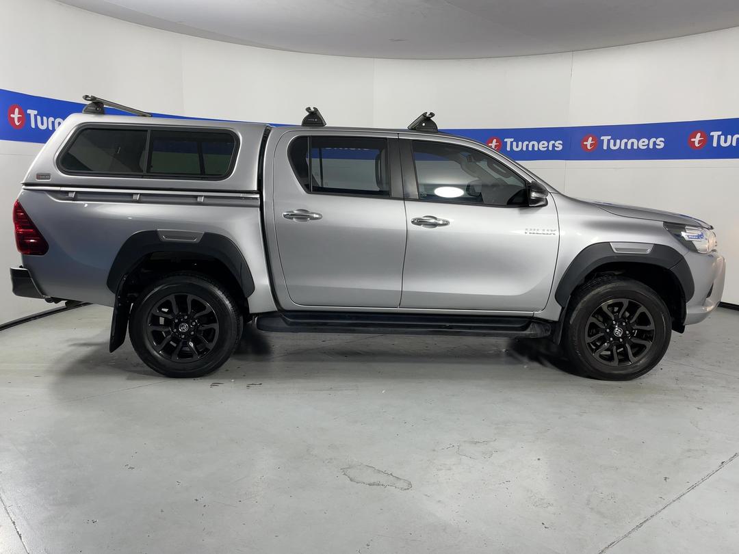 Photo '23' of Toyota Hilux