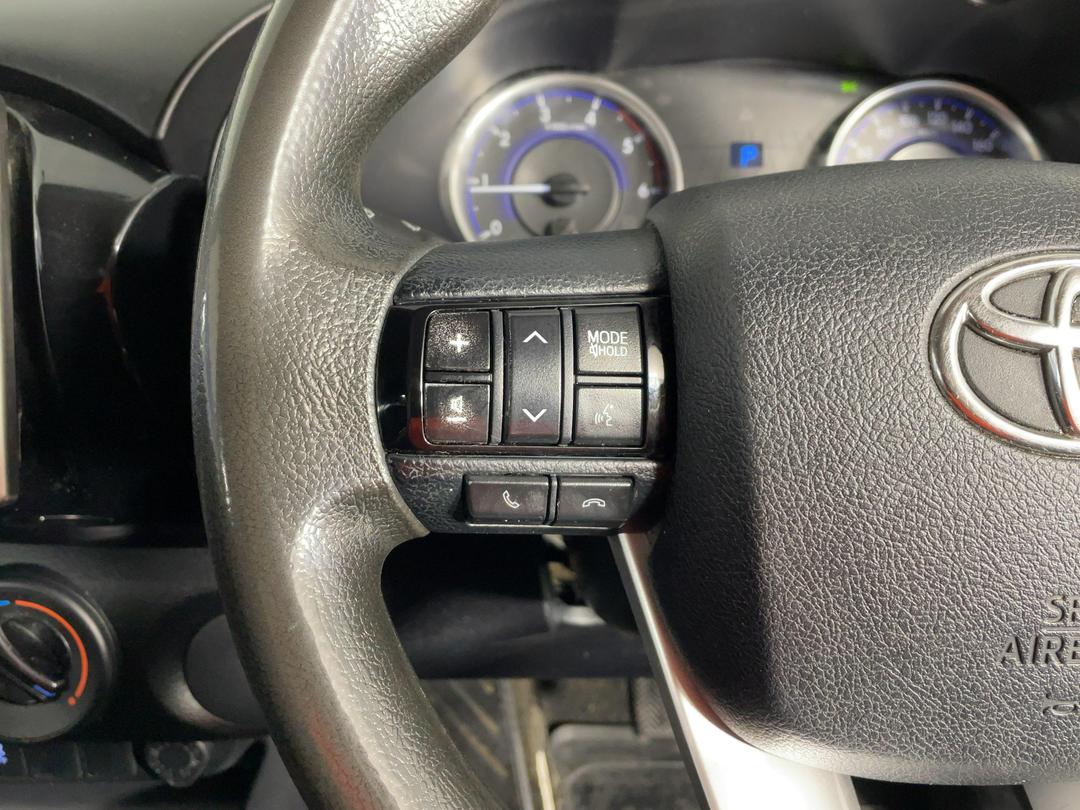 Photo '28' of Toyota Hilux