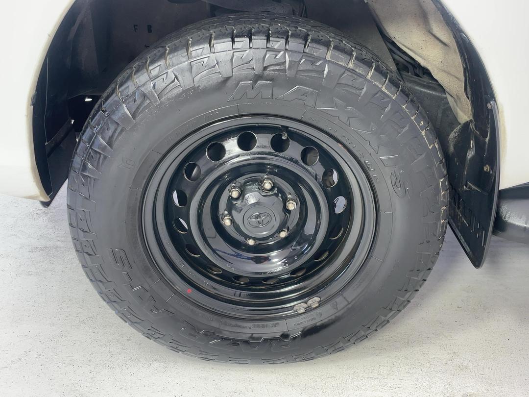 Photo '10' of Toyota Hilux