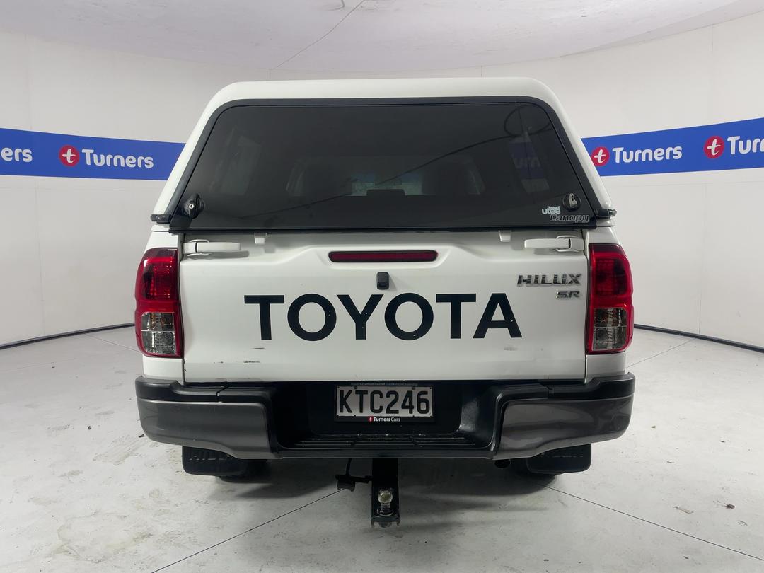 Photo '6' of Toyota Hilux