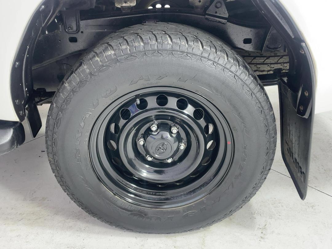 Photo '11' of Toyota Hilux