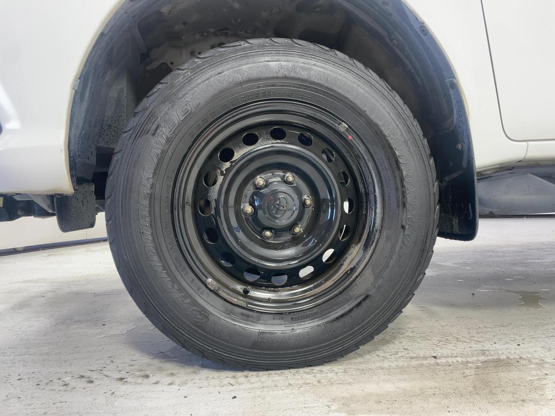 Photo '10' of Toyota Hilux