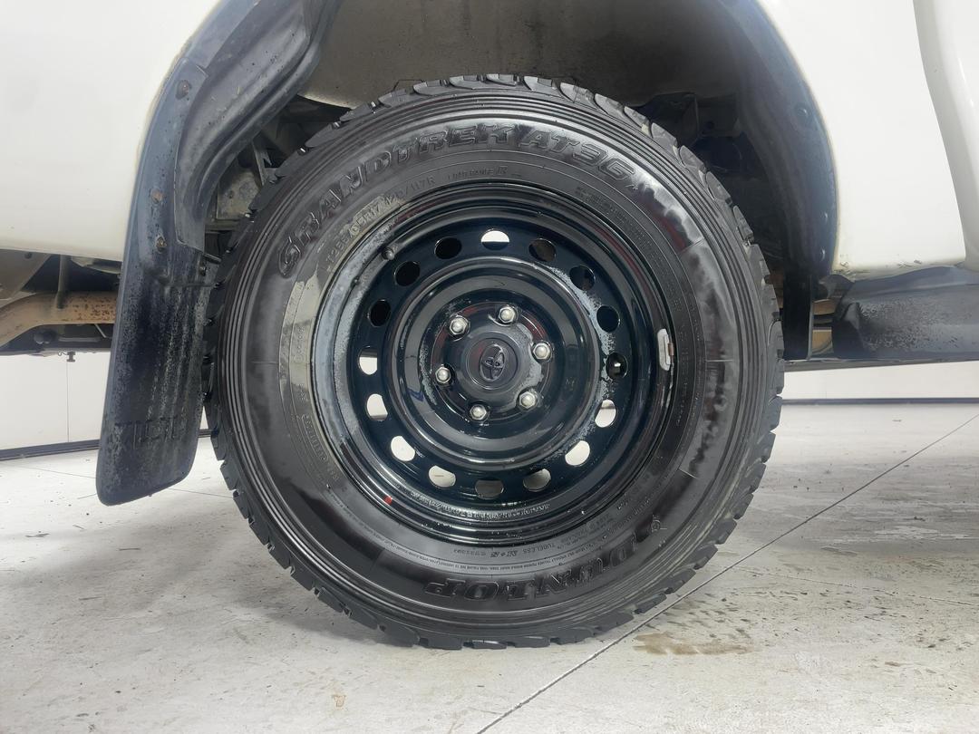 Photo '12' of Toyota Hilux