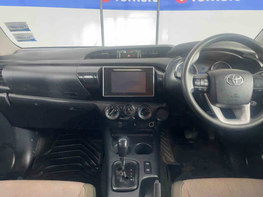 Photo '17' of Toyota Hilux