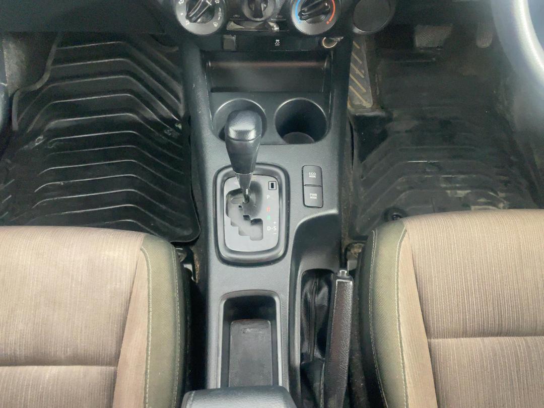 Photo '18' of Toyota Hilux