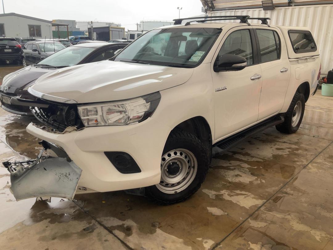 Photo '3' of Toyota Hilux SR TD DC