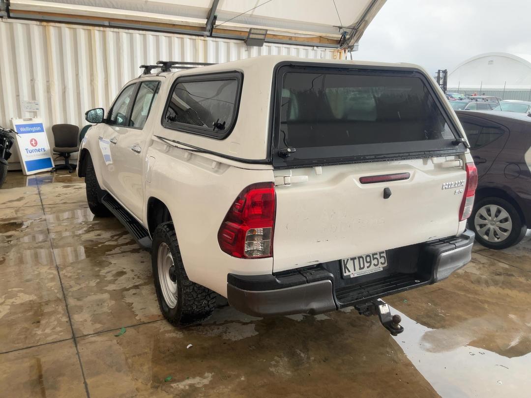 Photo '4' of Toyota Hilux SR TD DC