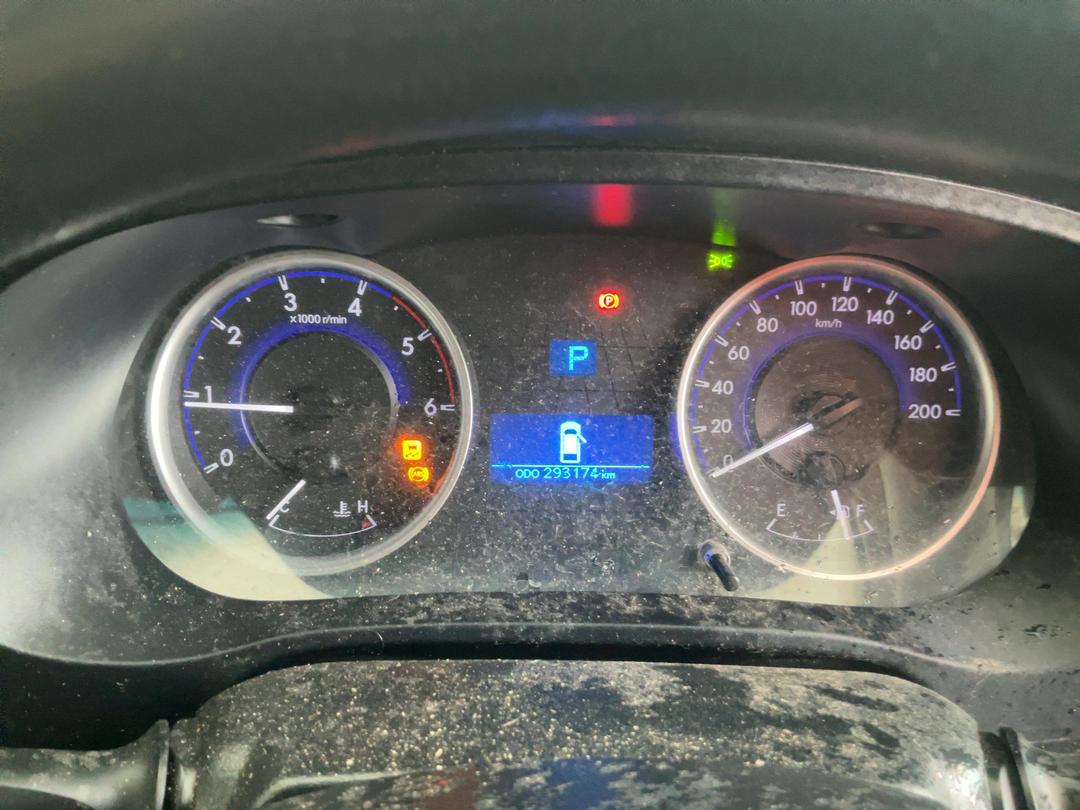 Photo '10' of Toyota Hilux SR TD DC