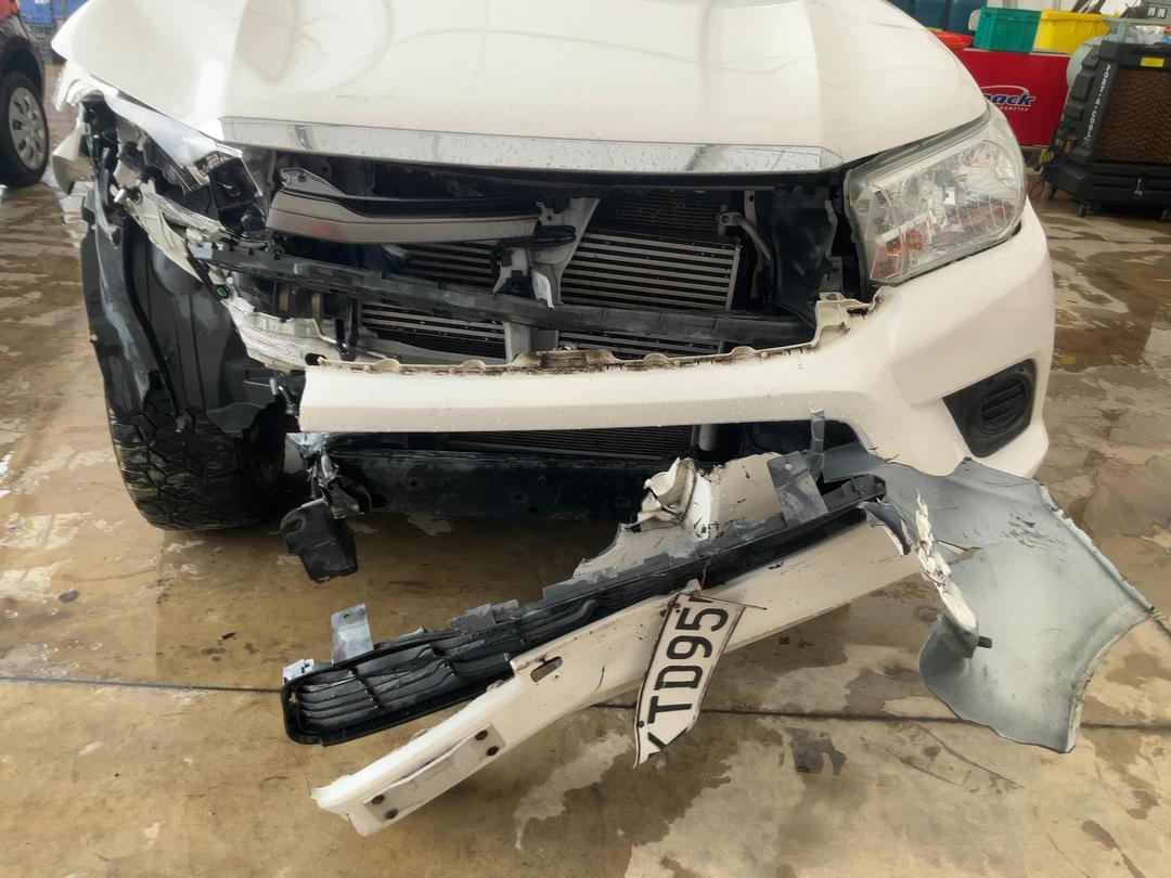 Photo '17' of Toyota Hilux SR TD DC