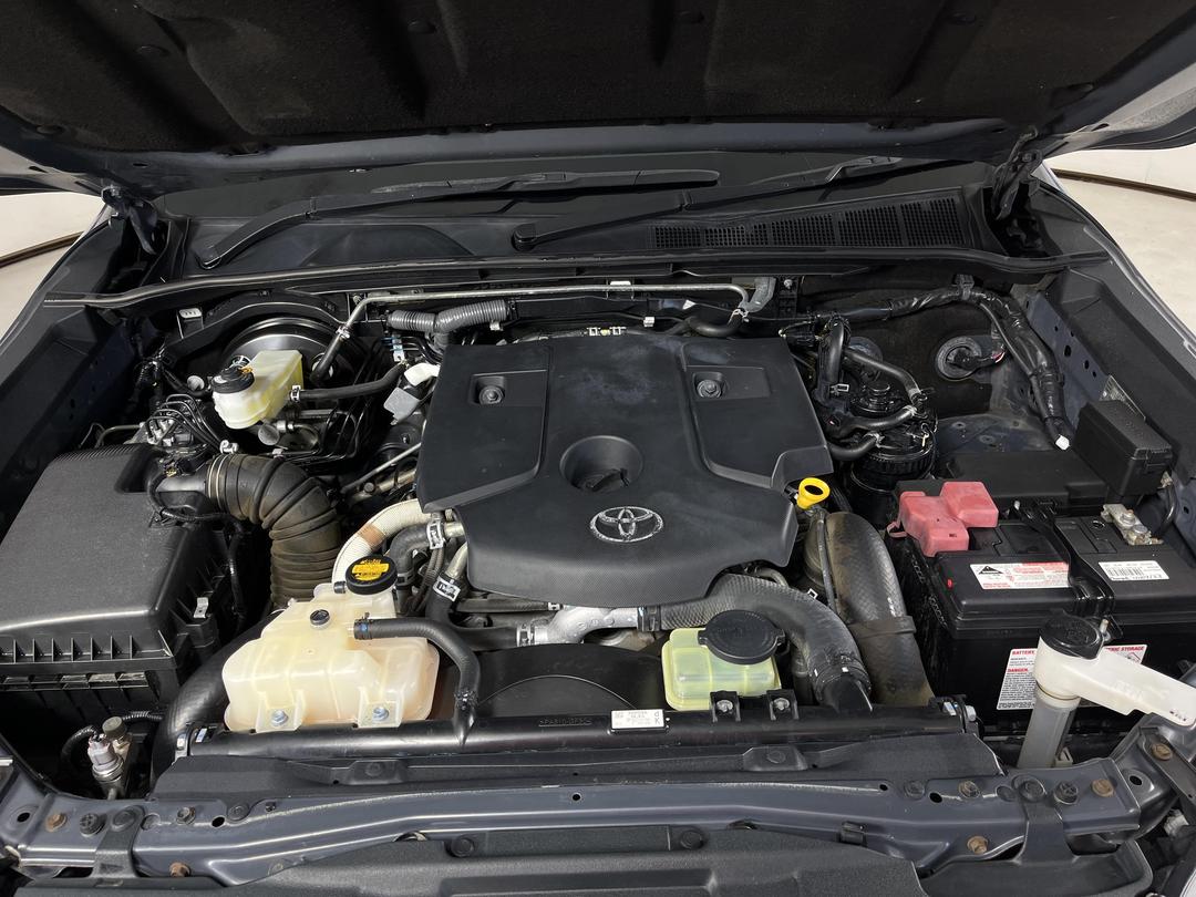 Photo '13' of Toyota Hilux