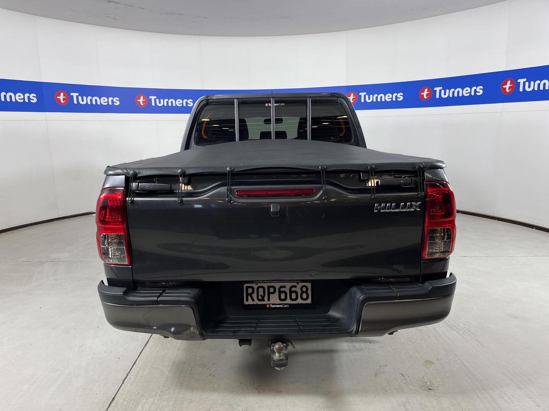 Photo '6' of Toyota Hilux