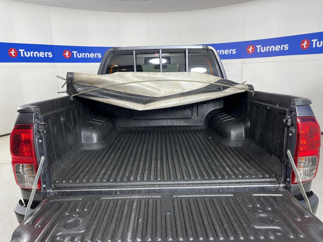 Photo '14' of Toyota Hilux