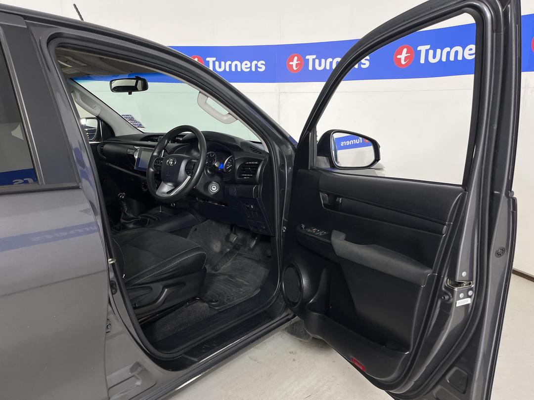 Photo '15' of Toyota Hilux