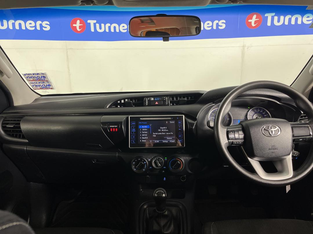 Photo '17' of Toyota Hilux