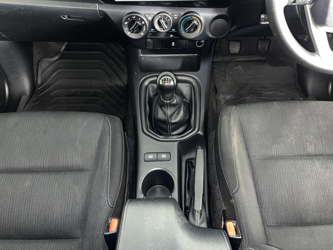 Photo '23' of Toyota Hilux