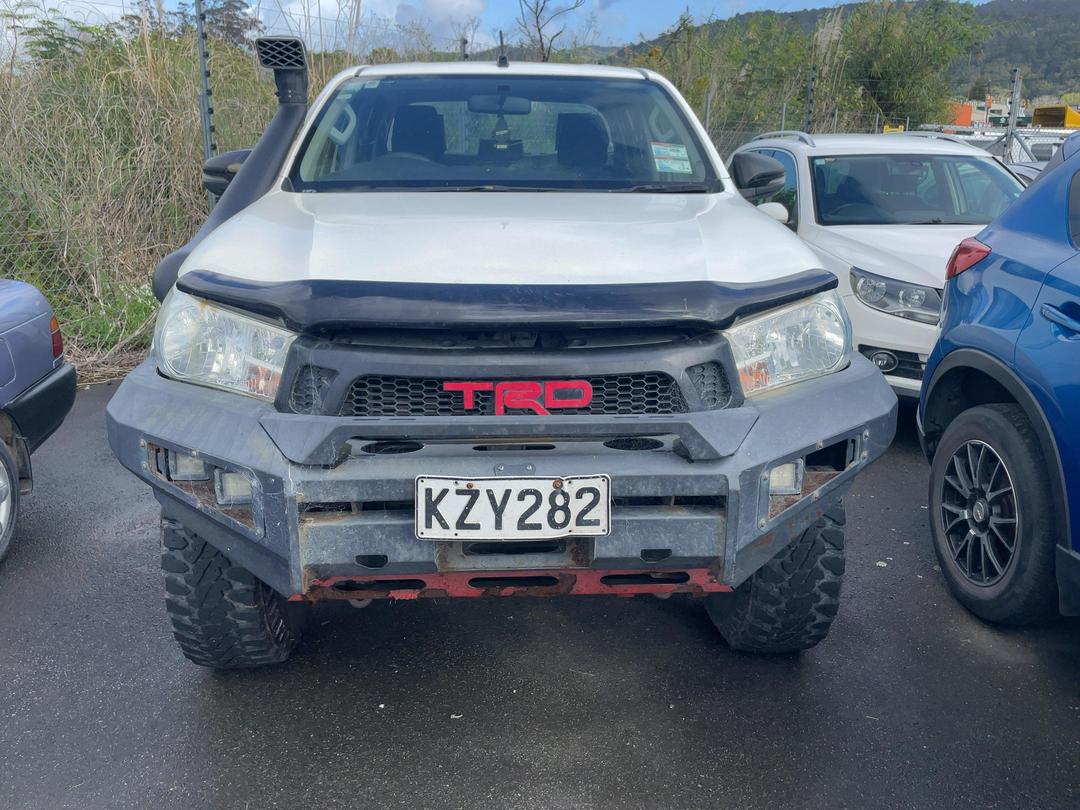 Photo '2' of Toyota Hilux SR TD DC Photo '2' of Toyota Hilux SR TD DC