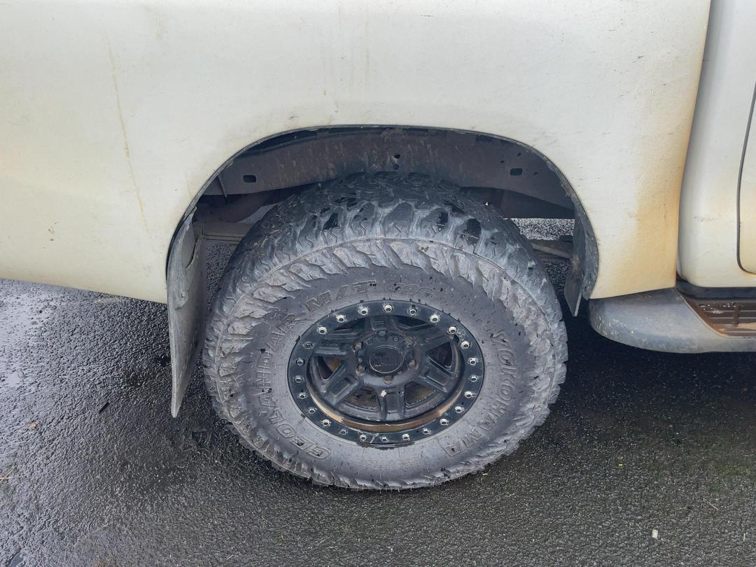 Photo '10' of Toyota Hilux SR TD DC Photo '10' of Toyota Hilux SR TD DC