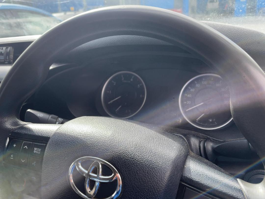 Photo '19' of Toyota Hilux SR TD DC Photo '19' of Toyota Hilux SR TD DC
