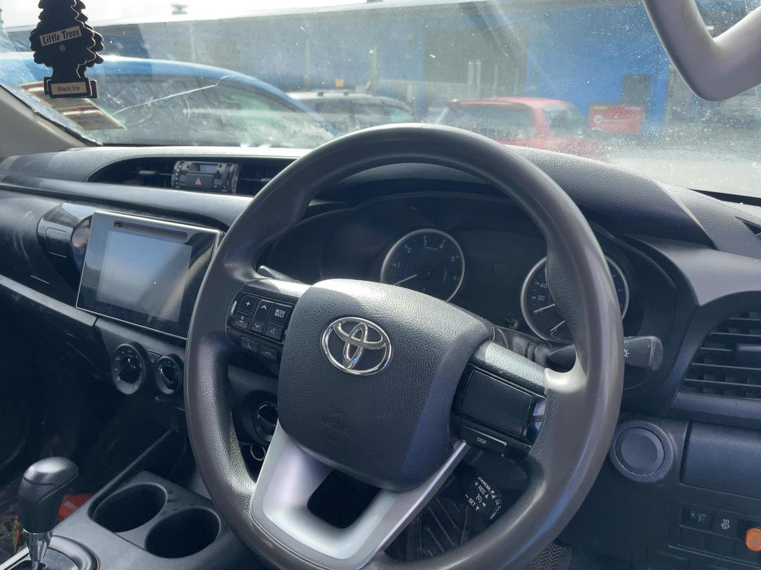 Photo '15' of Toyota Hilux SR TD DC Photo '15' of Toyota Hilux SR TD DC
