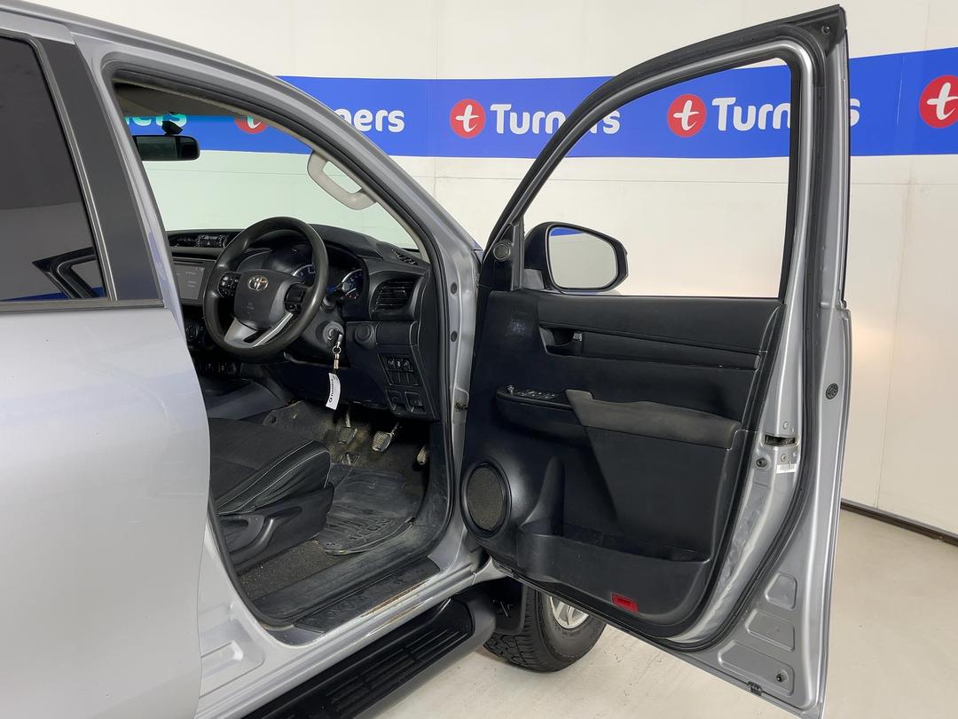 Photo '15' of Toyota Hilux