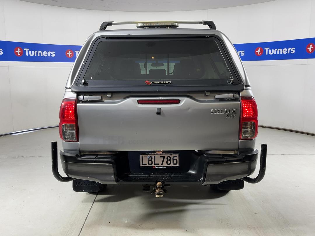 Photo '6' of Toyota Hilux