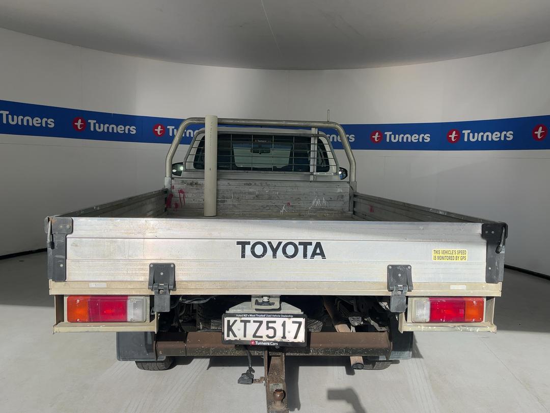 Photo '6' of Toyota Hilux