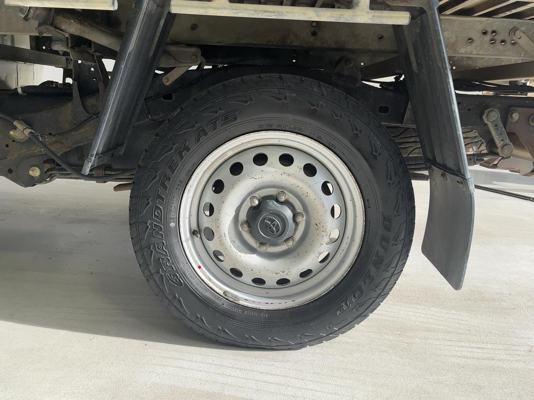 Photo '11' of Toyota Hilux
