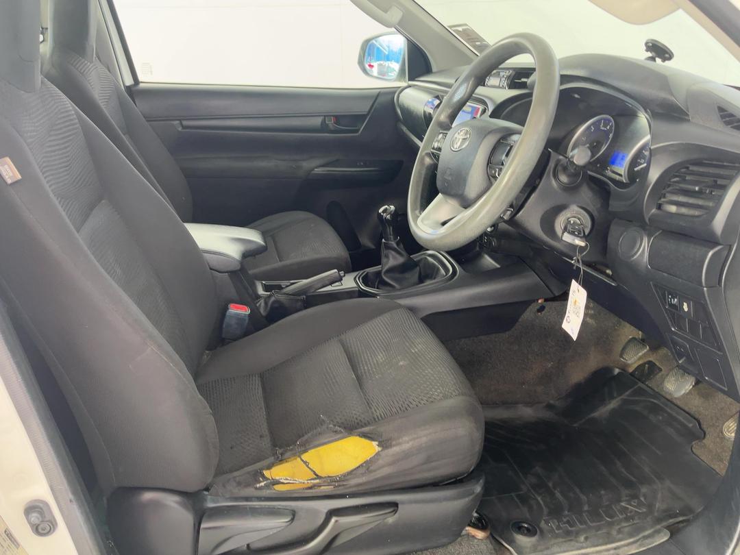 Photo '16' of Toyota Hilux
