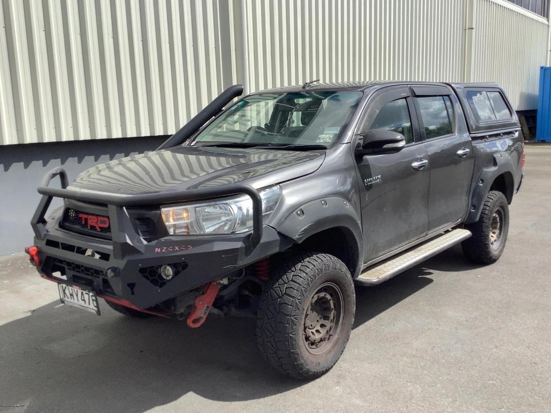 Photo '2' of Toyota Hilux SR TD DC