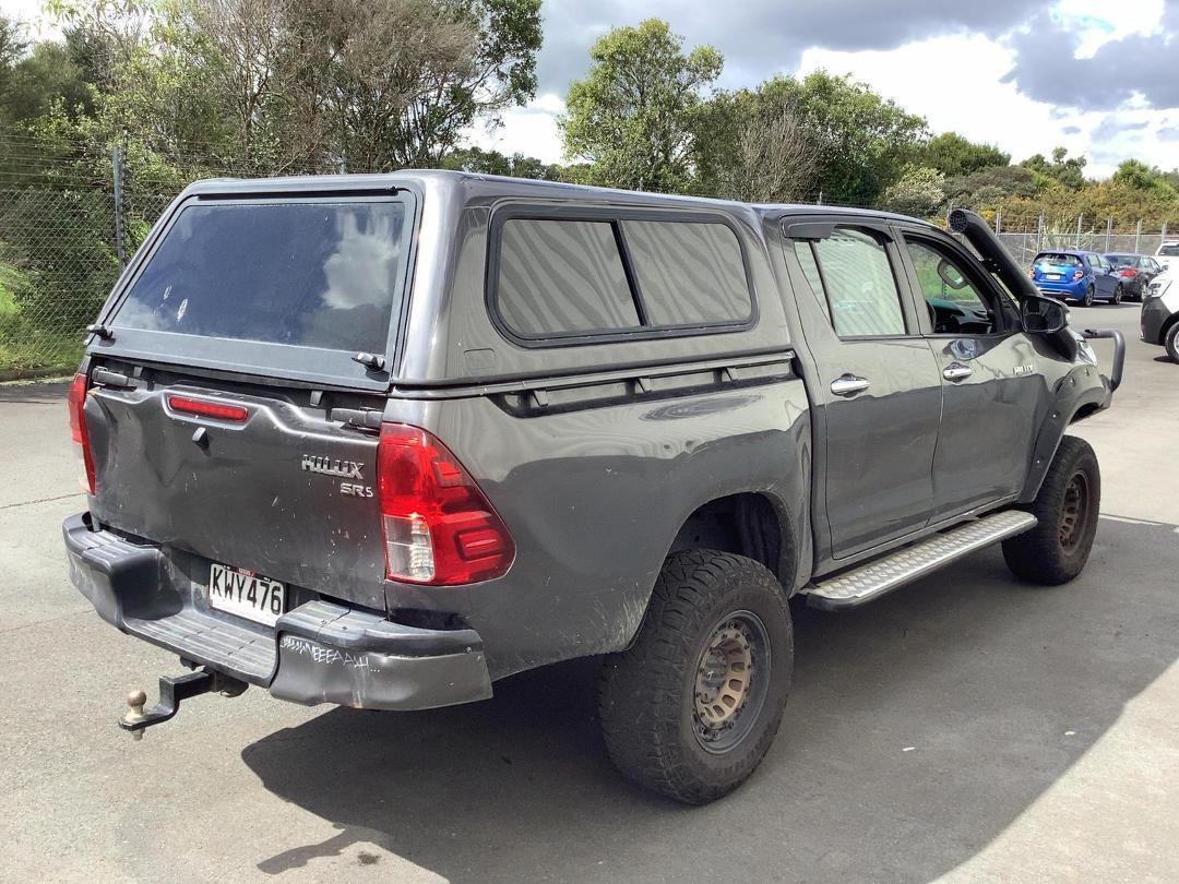Photo '8' of Toyota Hilux SR TD DC